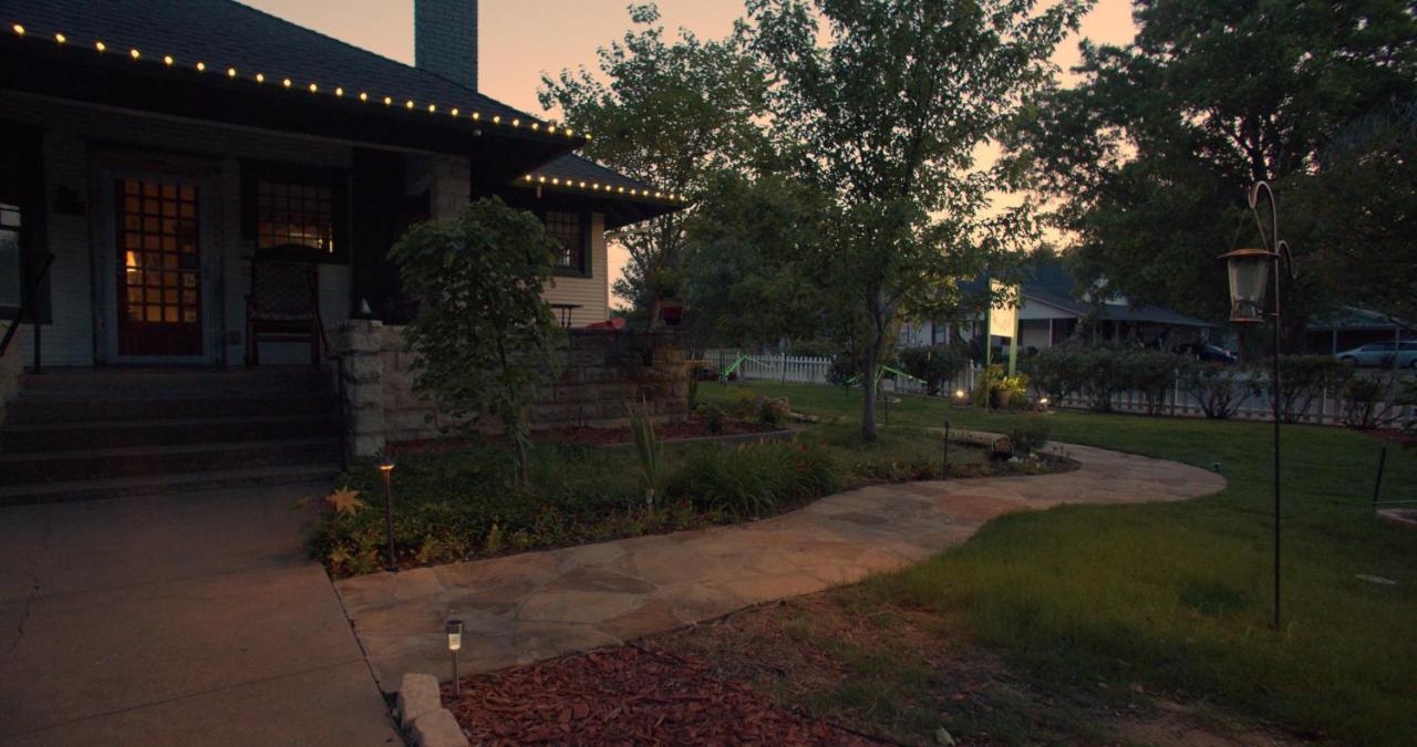 Granbury Gardens Bed And Breakfast 外观 照片