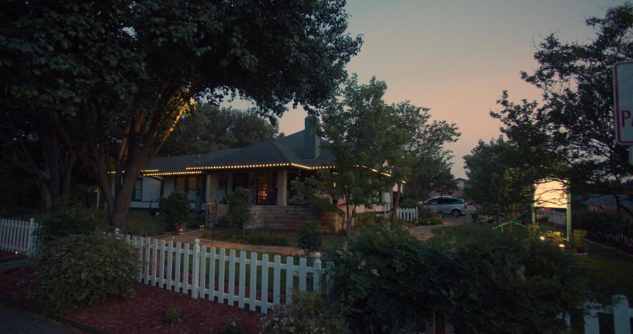 Granbury Gardens Bed And Breakfast 外观 照片