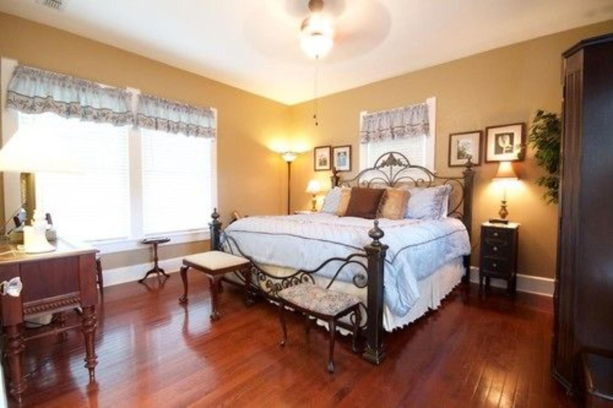 Granbury Gardens Bed And Breakfast 客房 照片